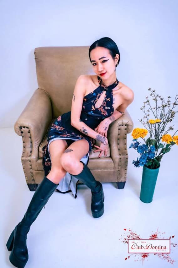 Mistress Koto 16